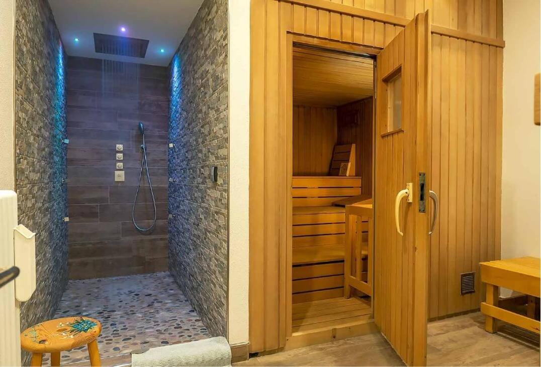 Appartamento con 2 Camere da Letto e con Vista Montagna